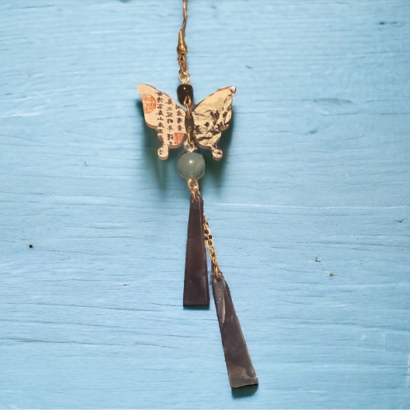 BUTTERFLY CALLIGRAPHY DROP EARRINGS NWOT - Picture 8 of 12